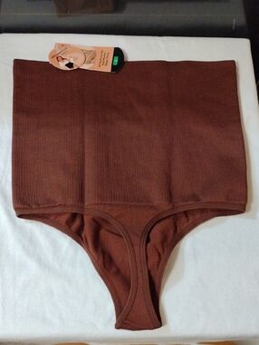 Shapermint Women's High-Waisted Shaper Thong.  Size L.